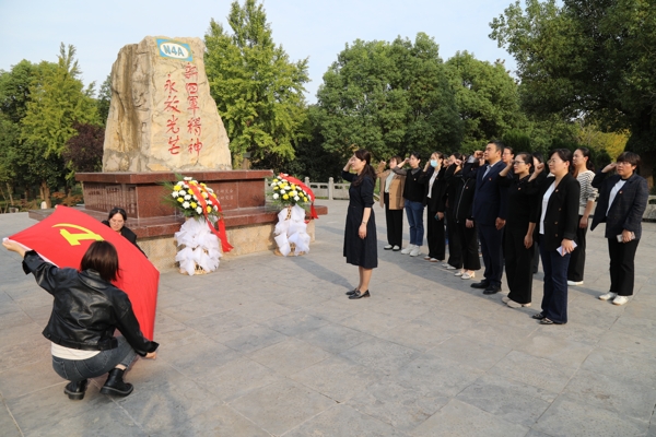 圖4重溫入黨誓詞_愛(ài)奇藝.jpg